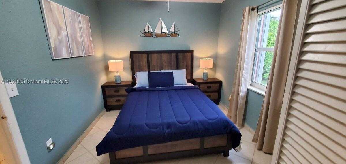 Small Image of 1679 NORTH EAST 175TH ST, North Miami Beach Number 10