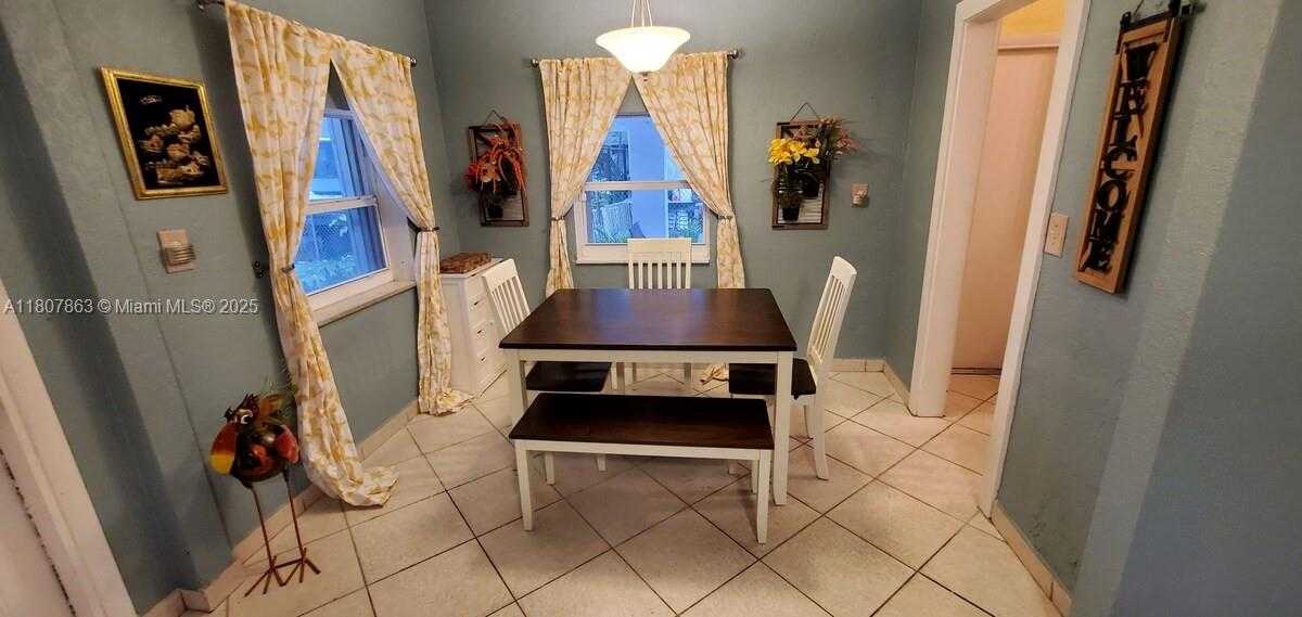 Small Image of 1679 NORTH EAST 175TH ST, North Miami Beach Number 2