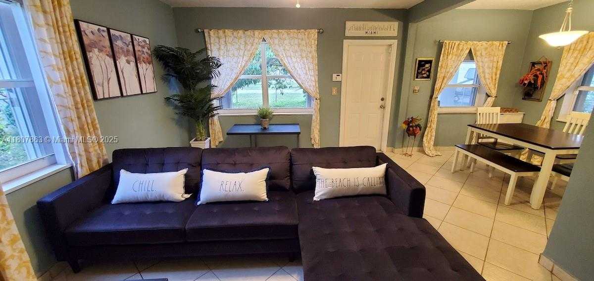 Small Image of 1679 NORTH EAST 175TH ST, North Miami Beach Number 3