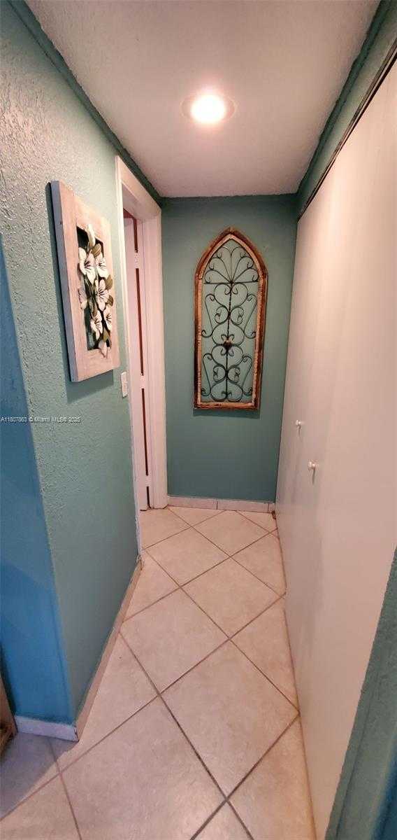 Small Image of 1679 NORTH EAST 175TH ST, North Miami Beach Number 9