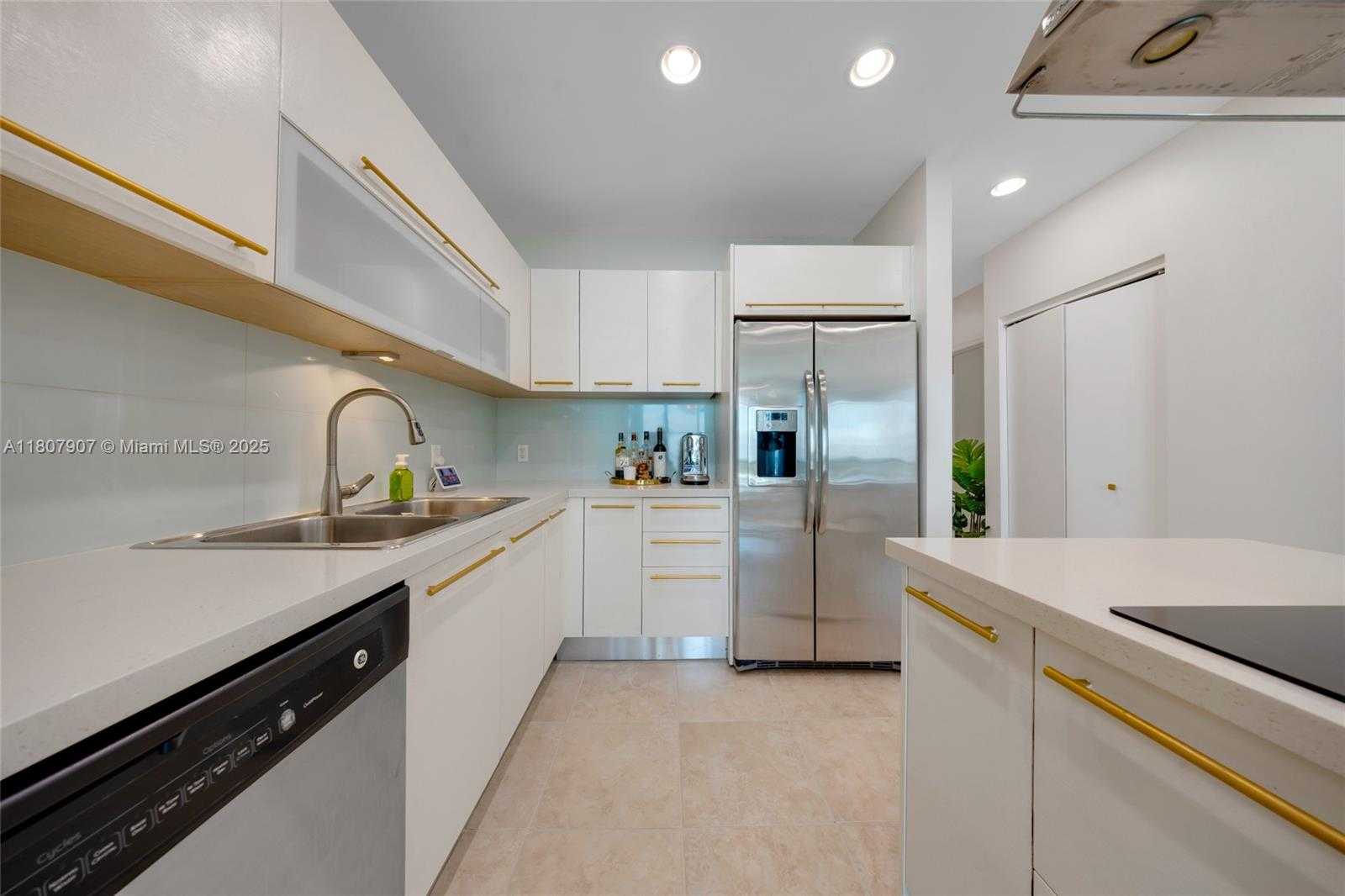 Small Image of 7930 EAST DR #DR, North Bay Village Number 11