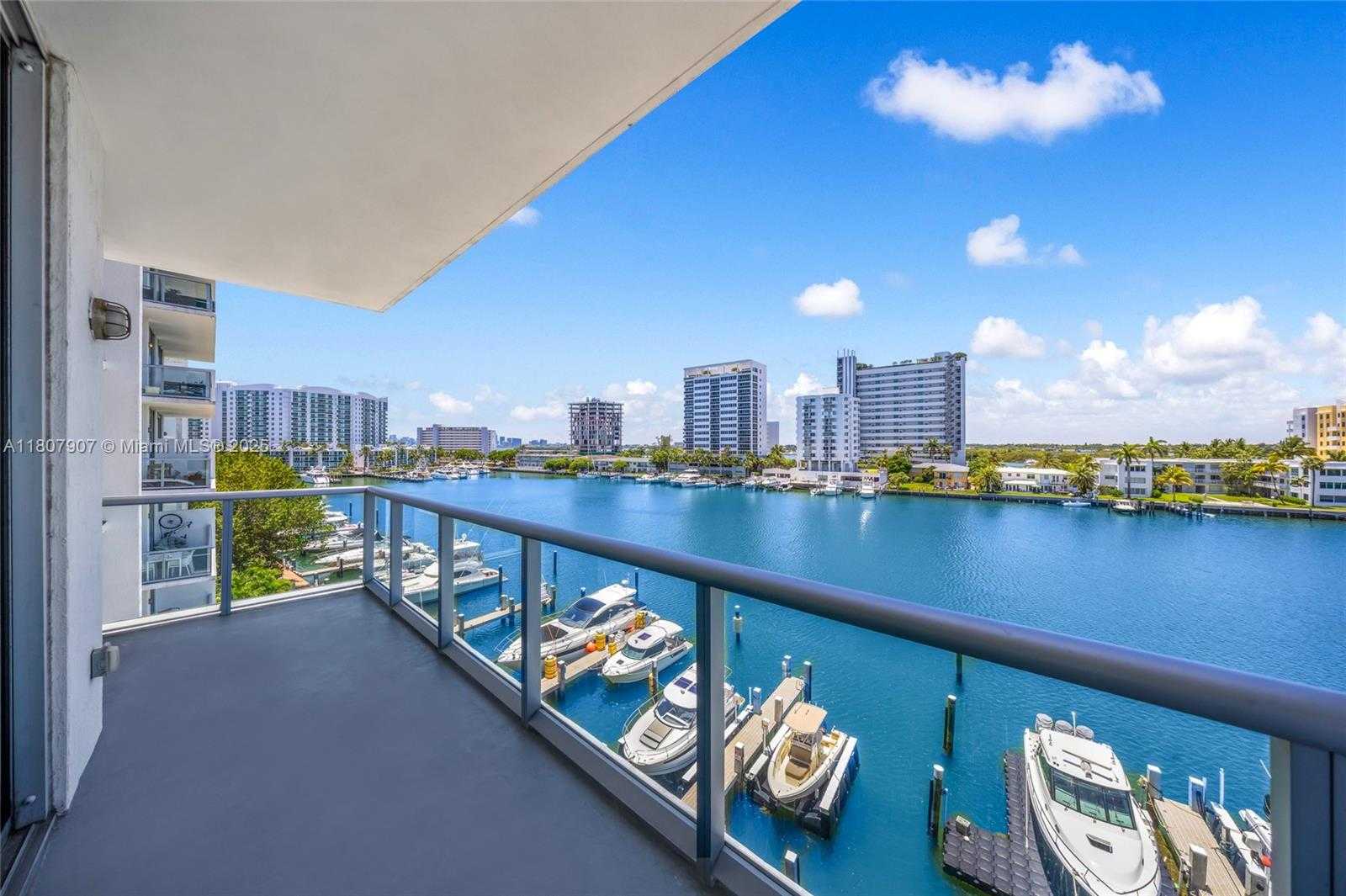 Small Image of 7930 EAST DR #DR, North Bay Village Number 19