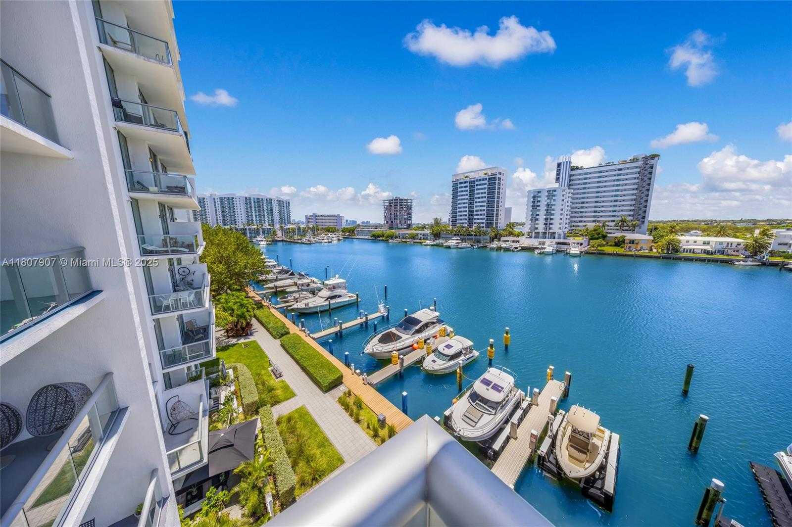 Small Image of 7930 EAST DR #DR, North Bay Village Number 21