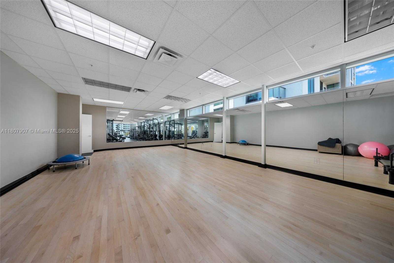 Small Image of 7930 EAST DR #DR, North Bay Village Number 30