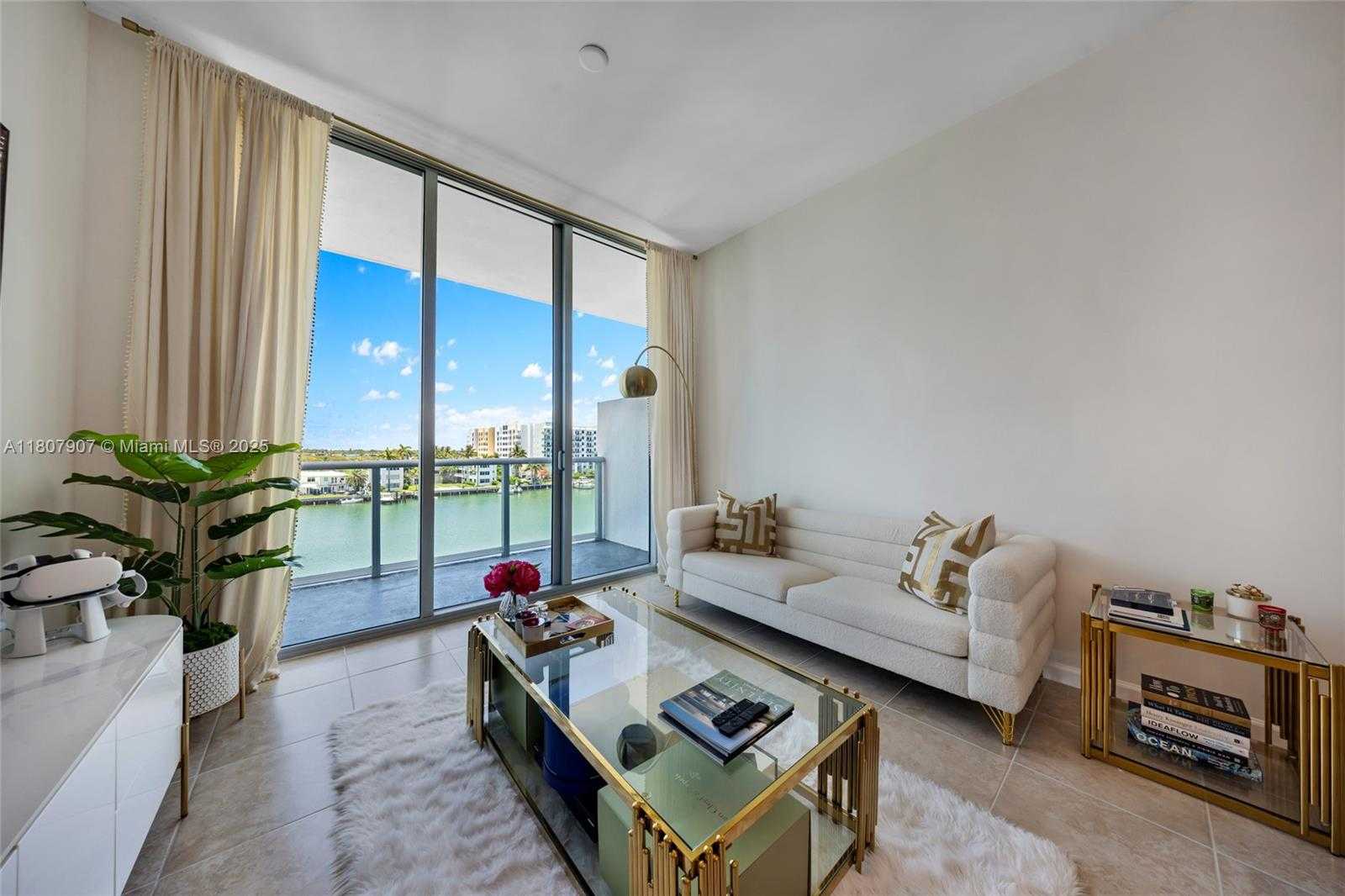 Small Image of 7930 EAST DR #DR, North Bay Village Number 4