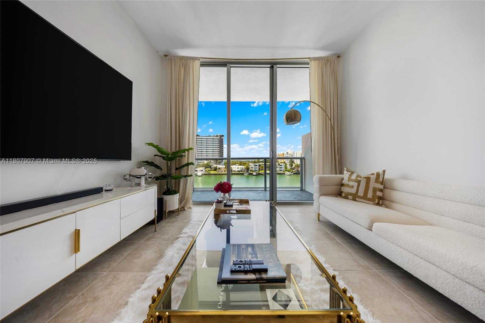 Small Image of 7930 EAST DR #DR, North Bay Village Number 6