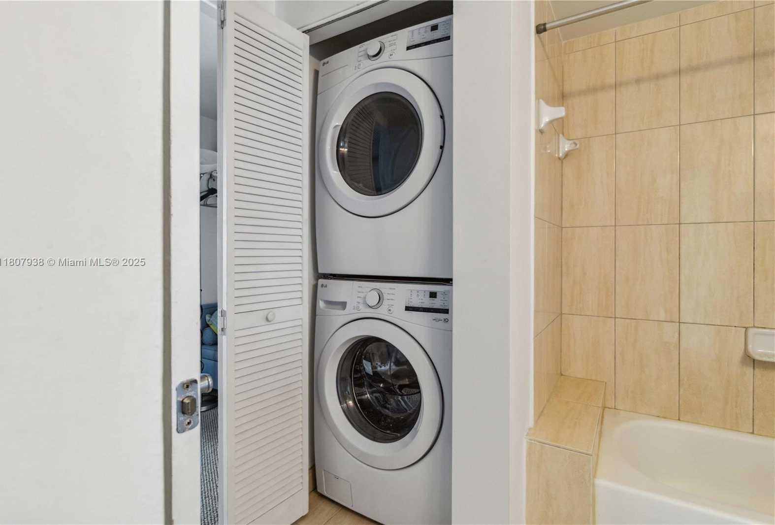 Small Image of 1750 NORTH BAYSHORE DR #4604, Miami Number 10