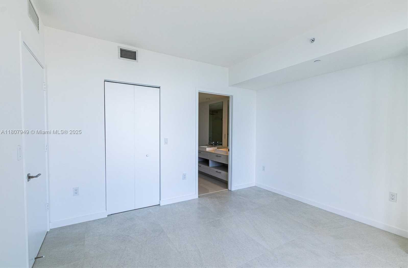 Small Image of 45 SOUTH WEST 9TH ST #3302, Miami Number 14