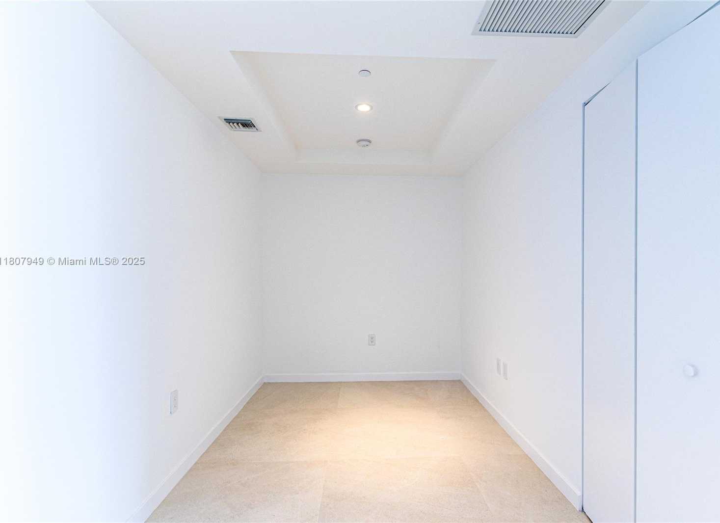 Small Image of 45 SOUTH WEST 9TH ST #3302, Miami Number 18
