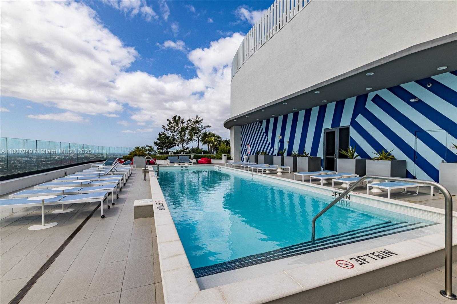 Small Image of 45 SOUTH WEST 9TH ST #3302, Miami Number 23