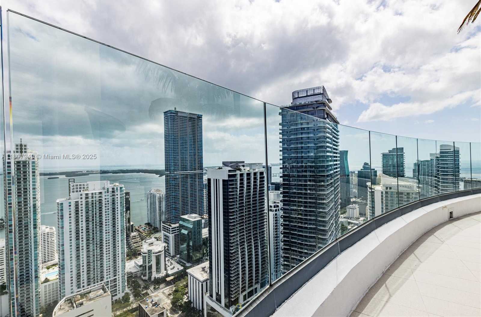 Small Image of 45 SOUTH WEST 9TH ST #3302, Miami Number 26