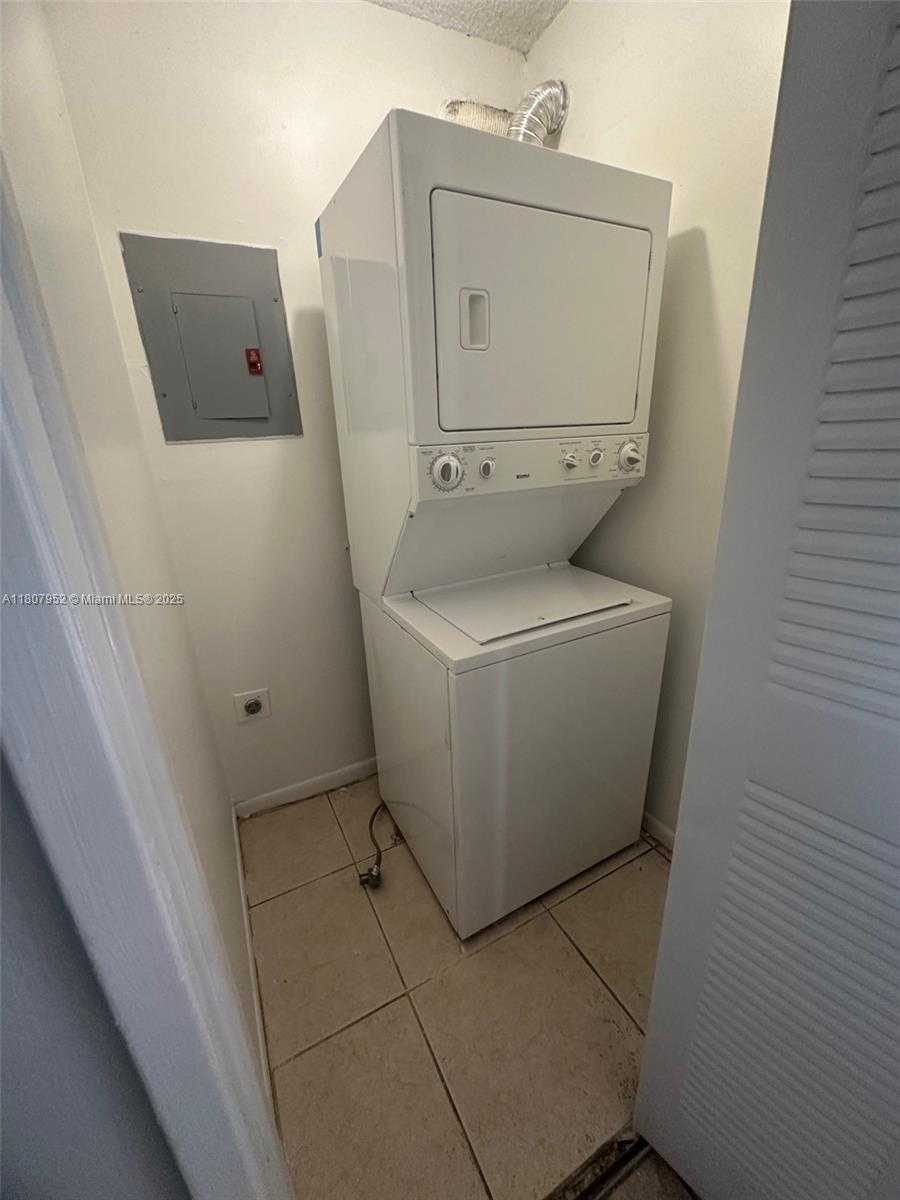 Small Image of 9741 FONTAINEBLEAU BLVD #H109, Miami Number 12