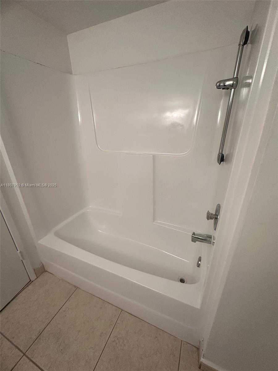 Small Image of 9741 FONTAINEBLEAU BLVD #H109, Miami Number 13
