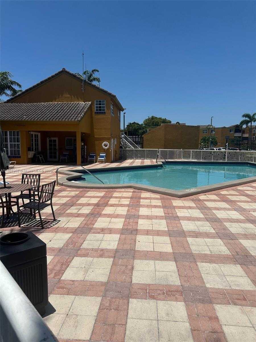 Small Image of 9741 FONTAINEBLEAU BLVD #H109, Miami Number 16