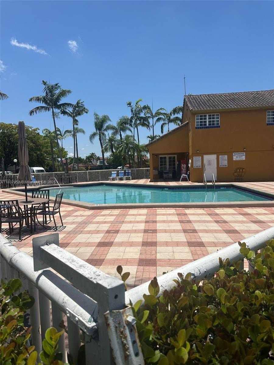 Small Image of 9741 FONTAINEBLEAU BLVD #H109, Miami Number 18