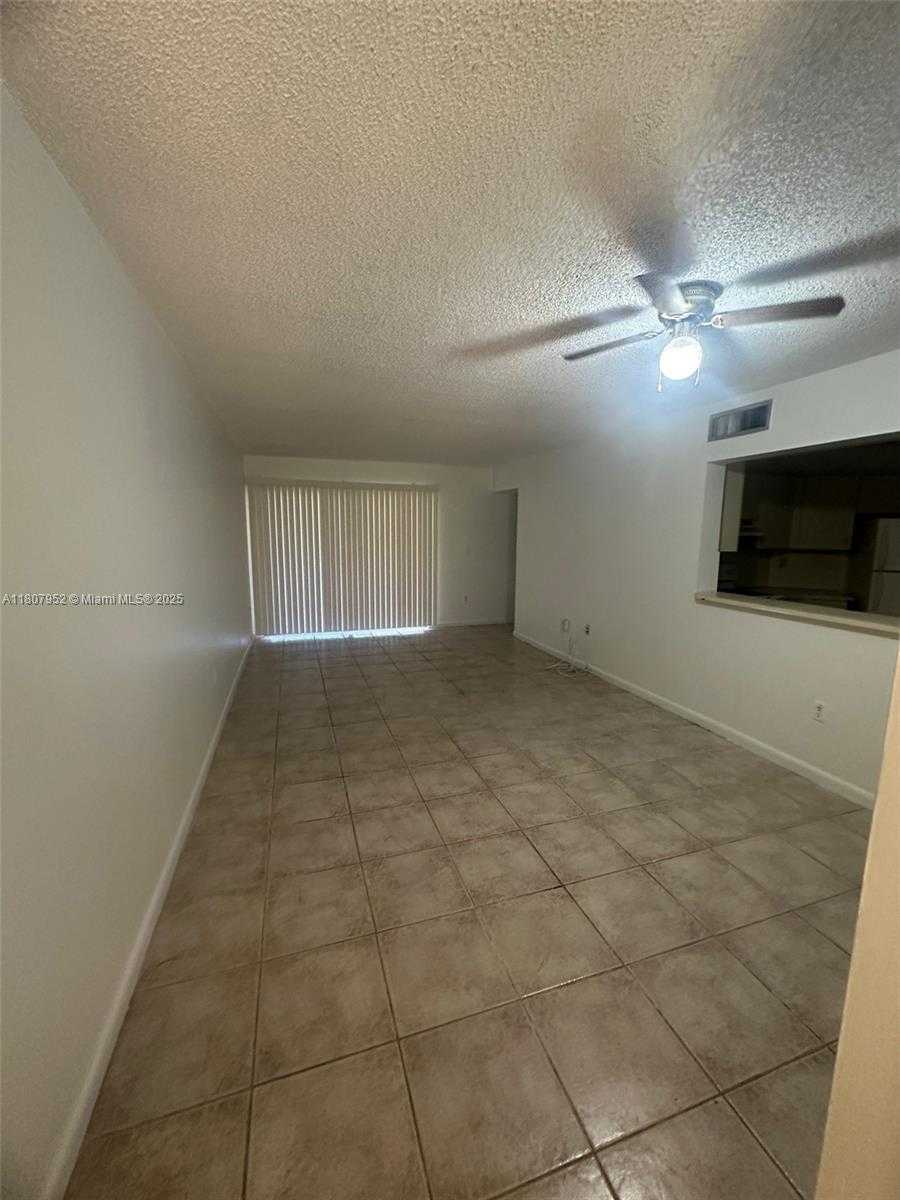 Small Image of 9741 FONTAINEBLEAU BLVD #H109, Miami Number 3