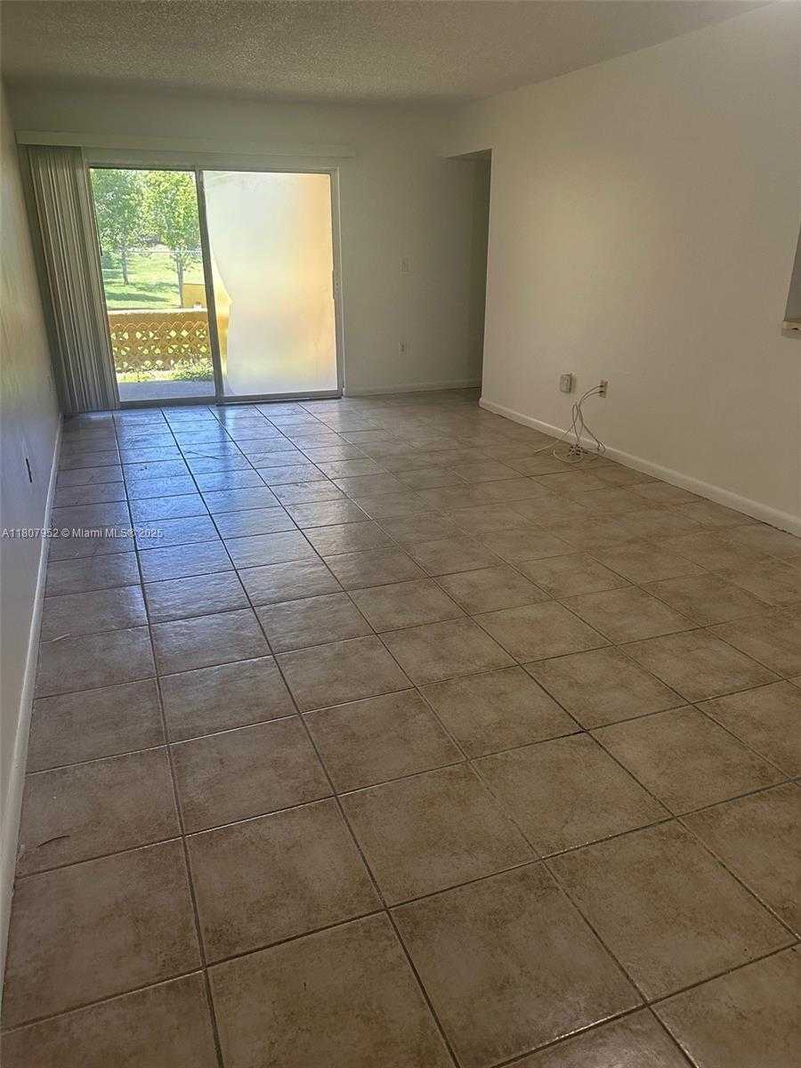 Small Image of 9741 FONTAINEBLEAU BLVD #H109, Miami Number 5