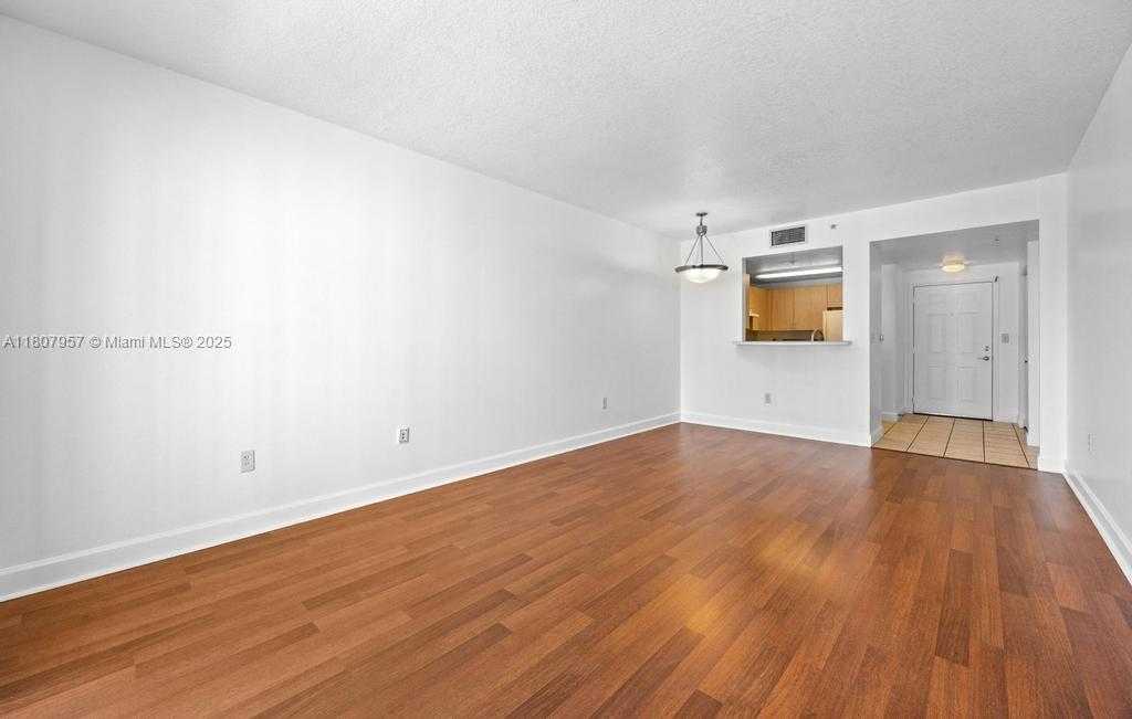Small Image of 50 MENORES AVE #805, Coral Gables Number 15