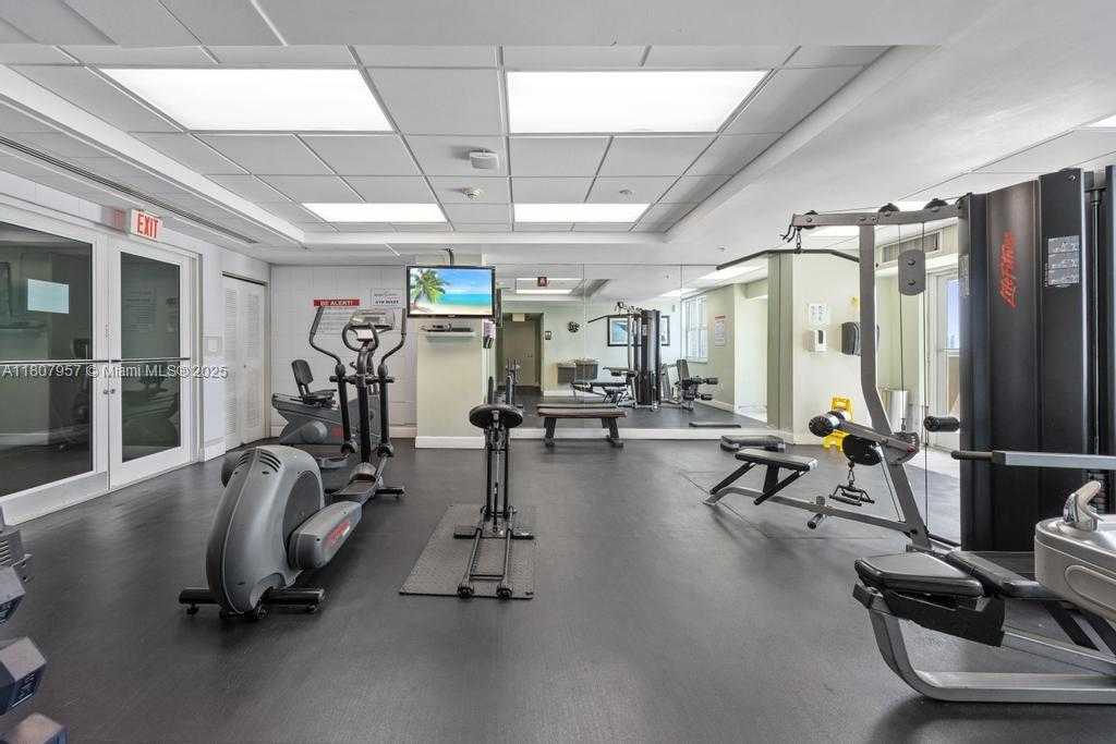 Small Image of 50 MENORES AVE #805, Coral Gables Number 19