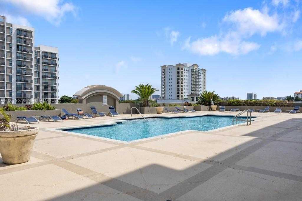 Small Image of 50 MENORES AVE #805, Coral Gables Number 21