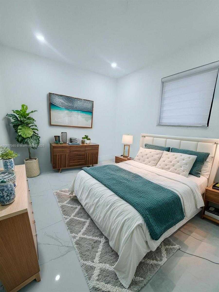 Small Image of 1440 NORTH 71ST AVE #2, Hollywood Number 3