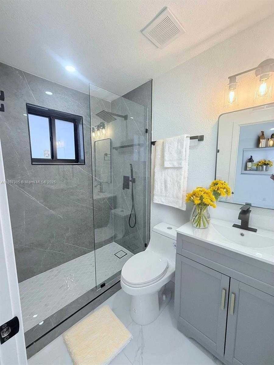 Small Image of 1440 NORTH 71ST AVE #2, Hollywood Number 4