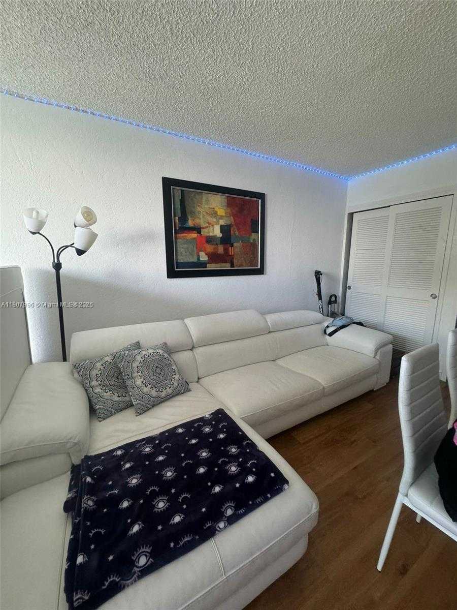 Small Image of 1500 BAY RD #856S, Miami Beach Number 4