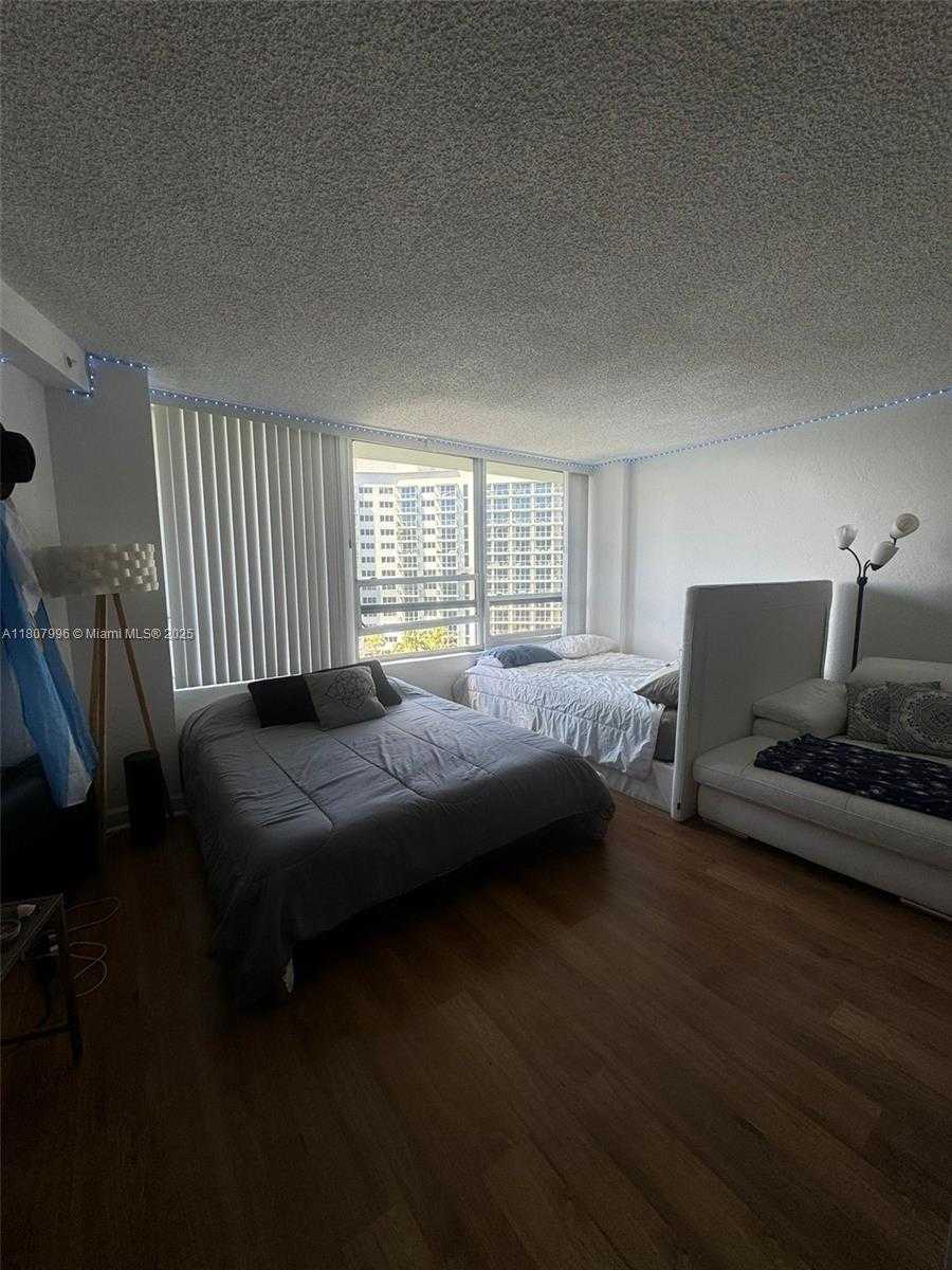 Small Image of 1500 BAY RD #856S, Miami Beach Number 5