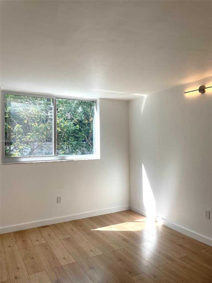 Small Image of 716 MICHIGAN AVE #202, Miami Beach Number 19
