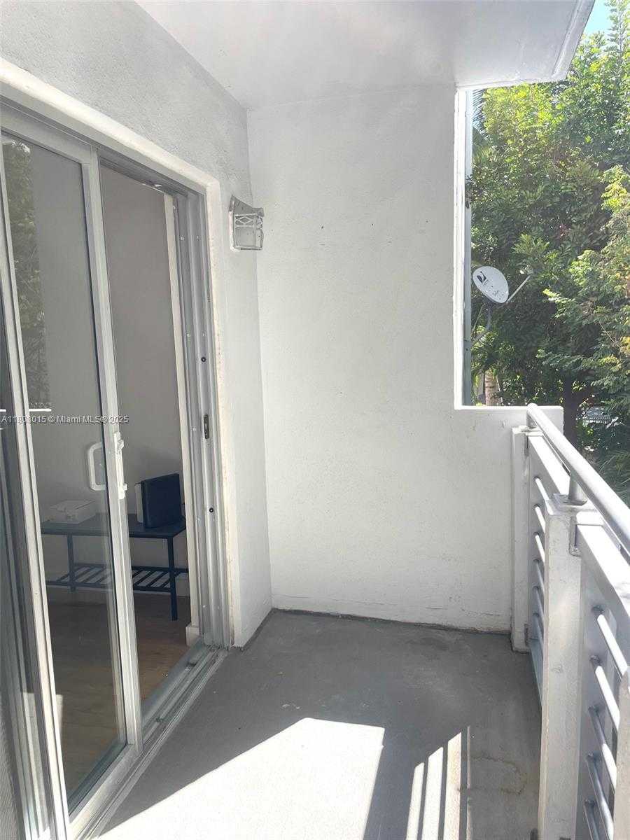 Small Image of 716 MICHIGAN AVE #202, Miami Beach Number 23