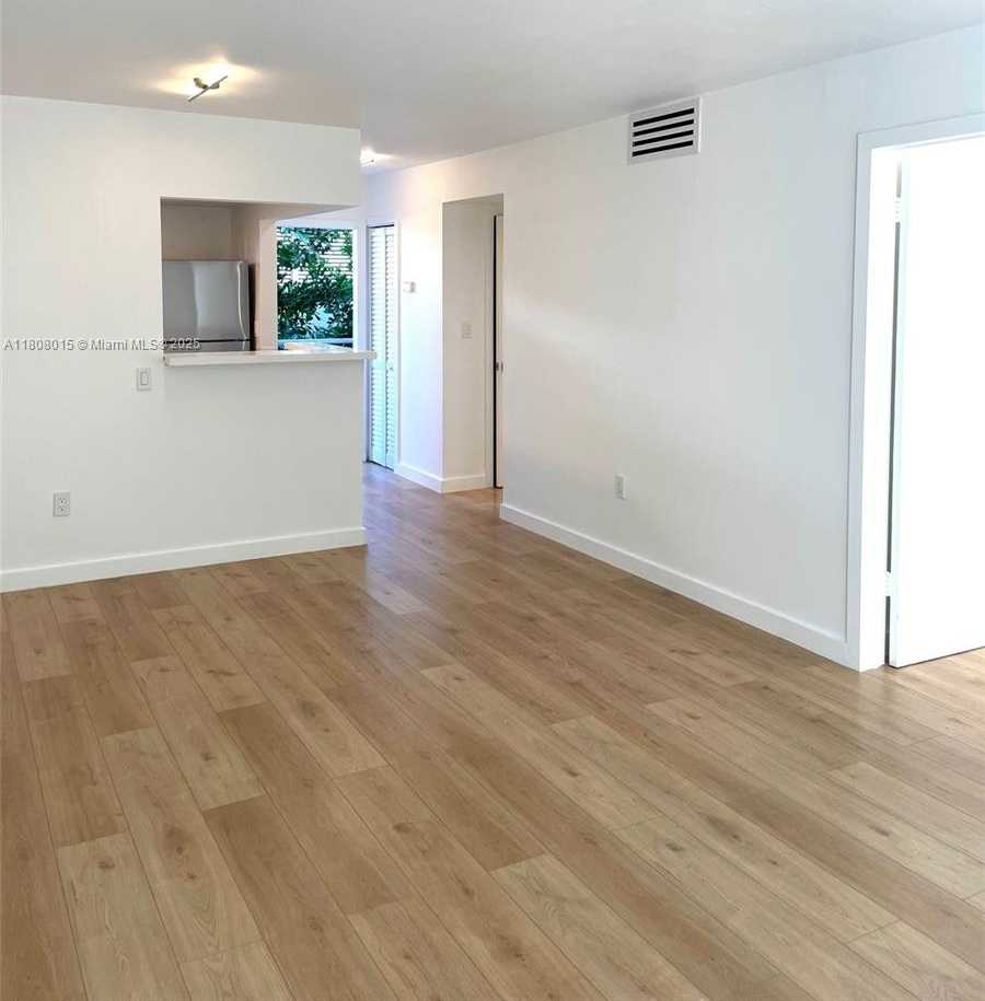 Small Image of 716 MICHIGAN AVE #202, Miami Beach Number 24