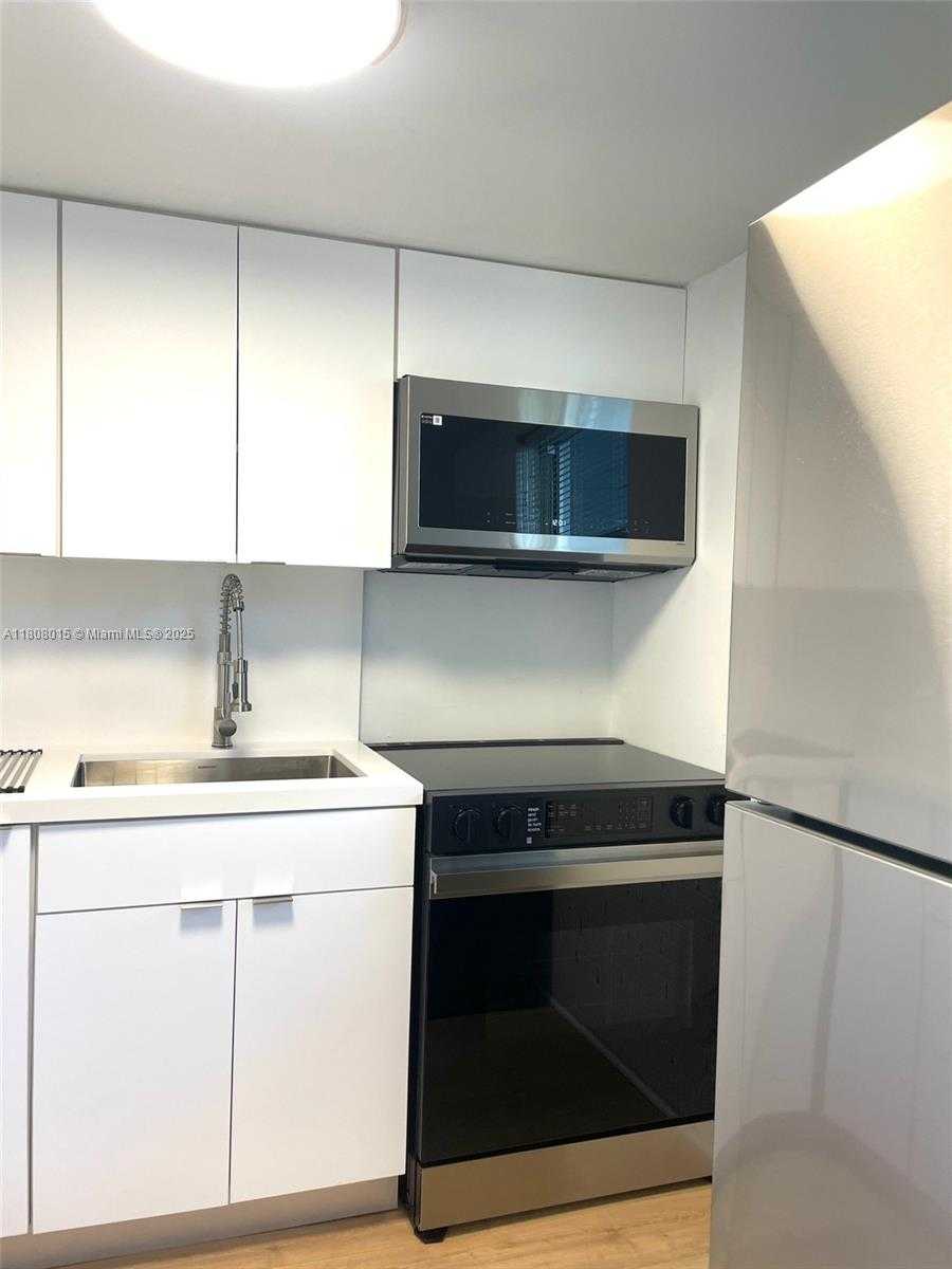 Small Image of 716 MICHIGAN AVE #202, Miami Beach Number 26