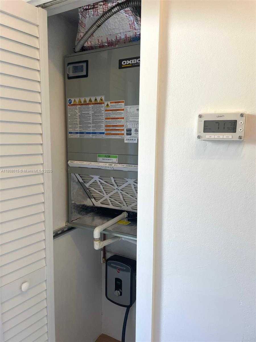 Small Image of 716 MICHIGAN AVE #202, Miami Beach Number 27