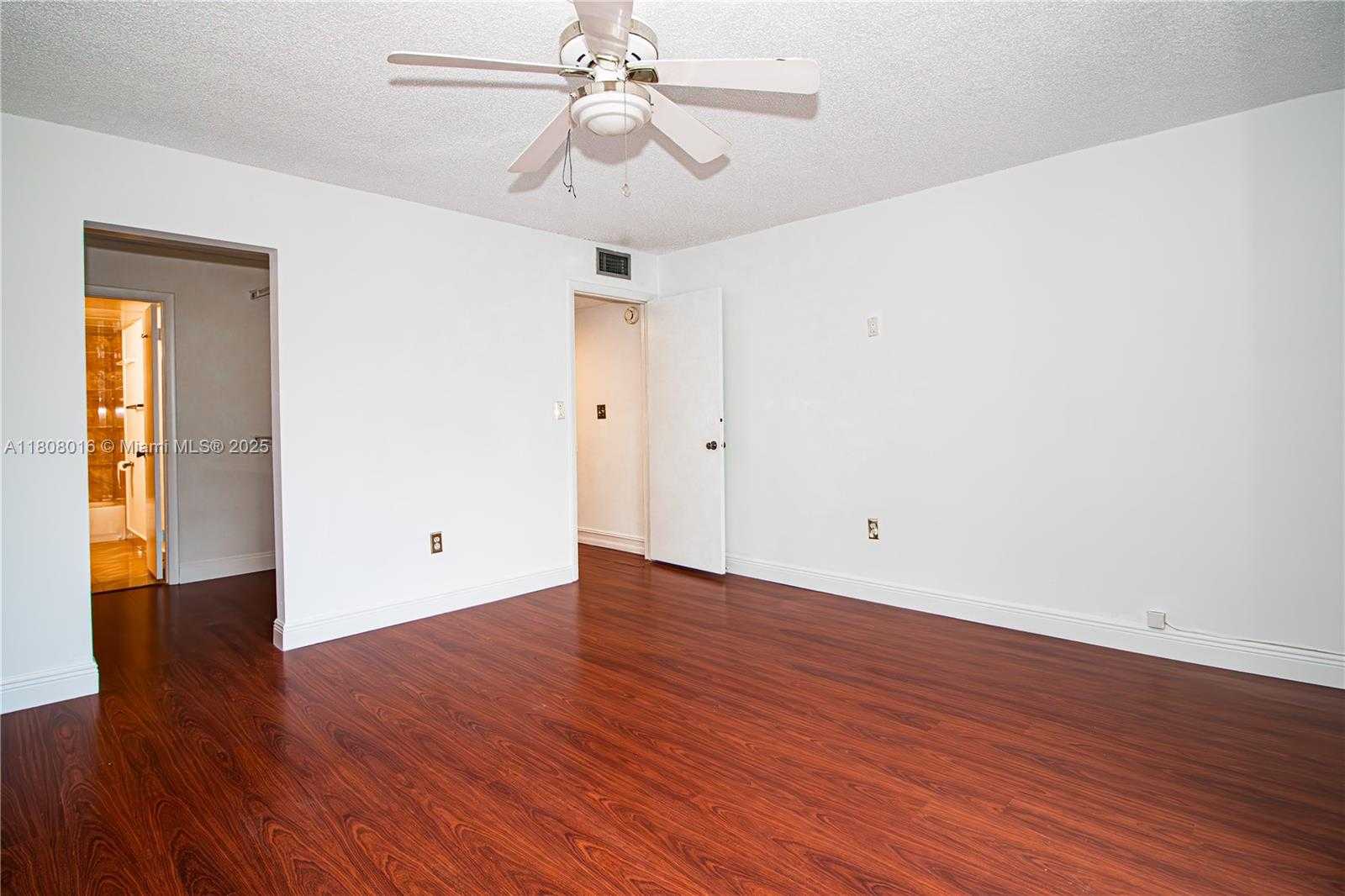 Small Image of 9367 FONTAINEBLEAU BLVD #G211, Miami Number 17