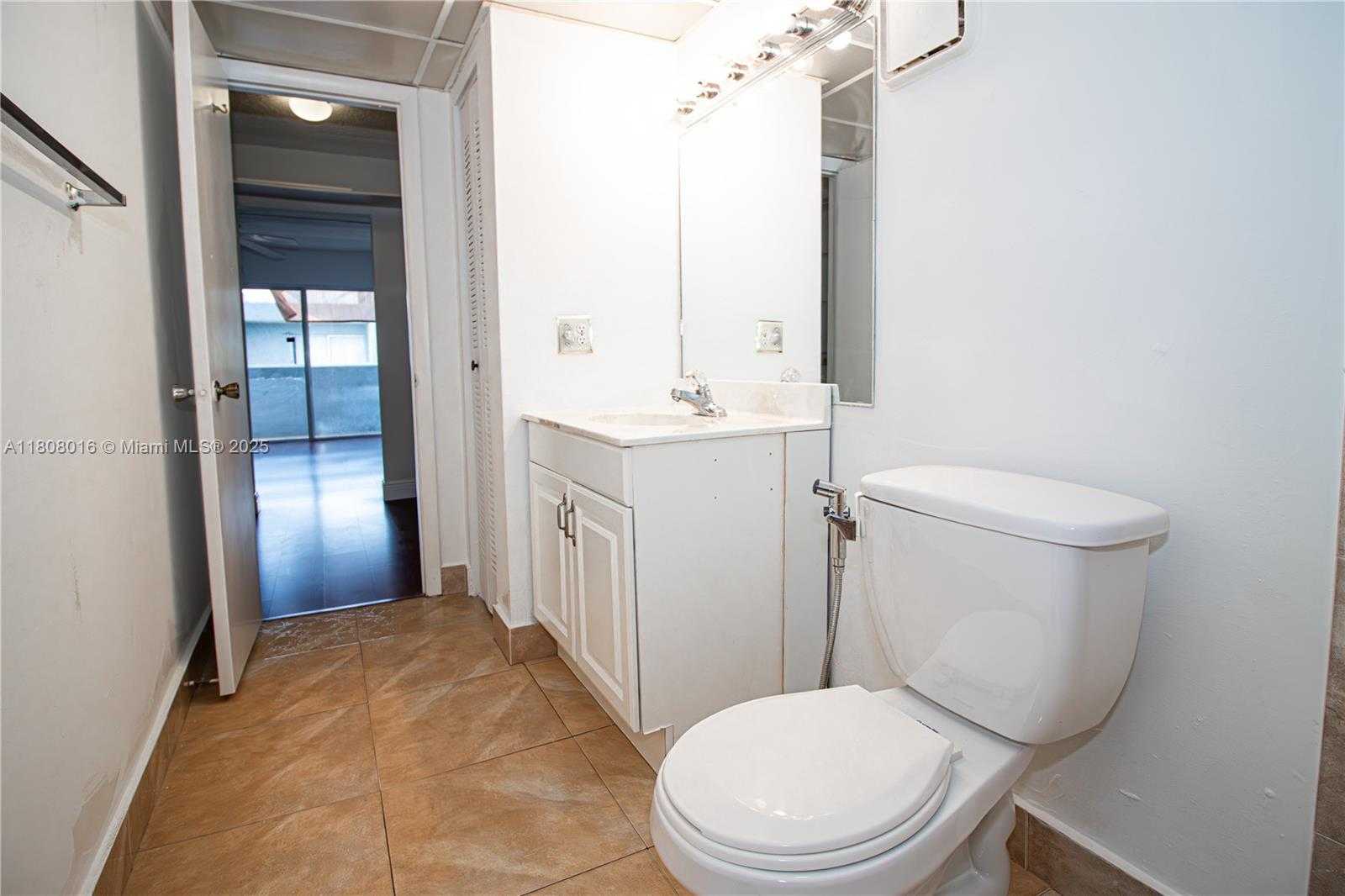 Small Image of 9367 FONTAINEBLEAU BLVD #G211, Miami Number 18