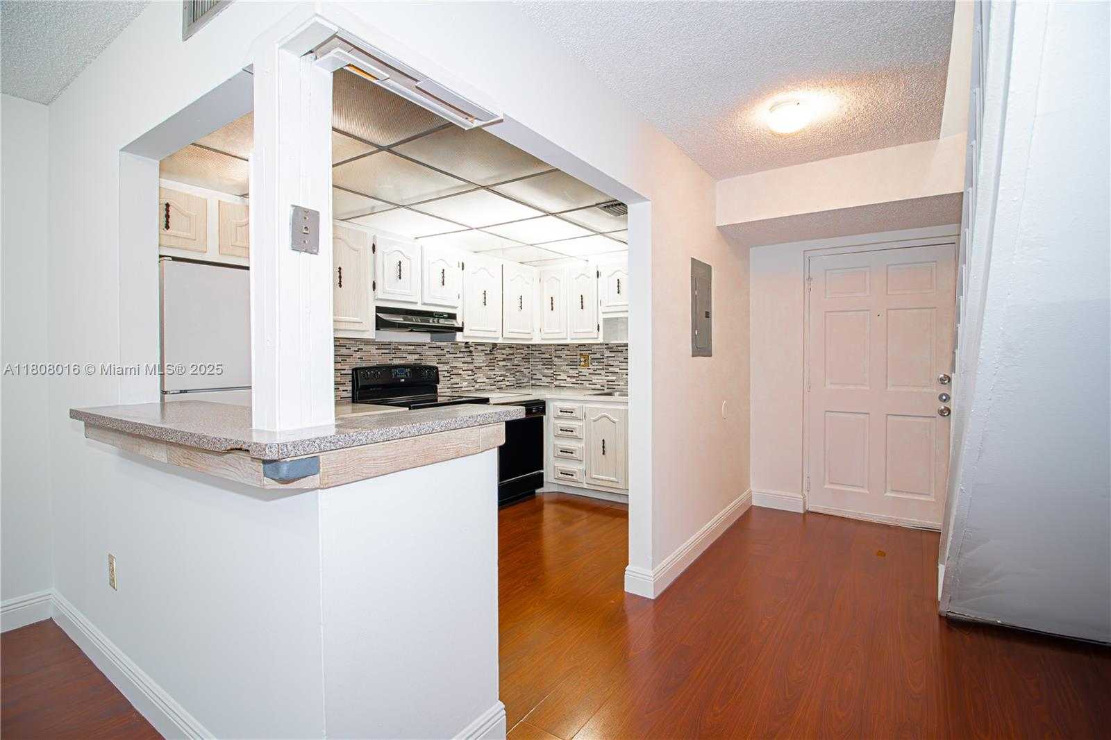 Small Image of 9367 FONTAINEBLEAU BLVD #G211, Miami Number 7