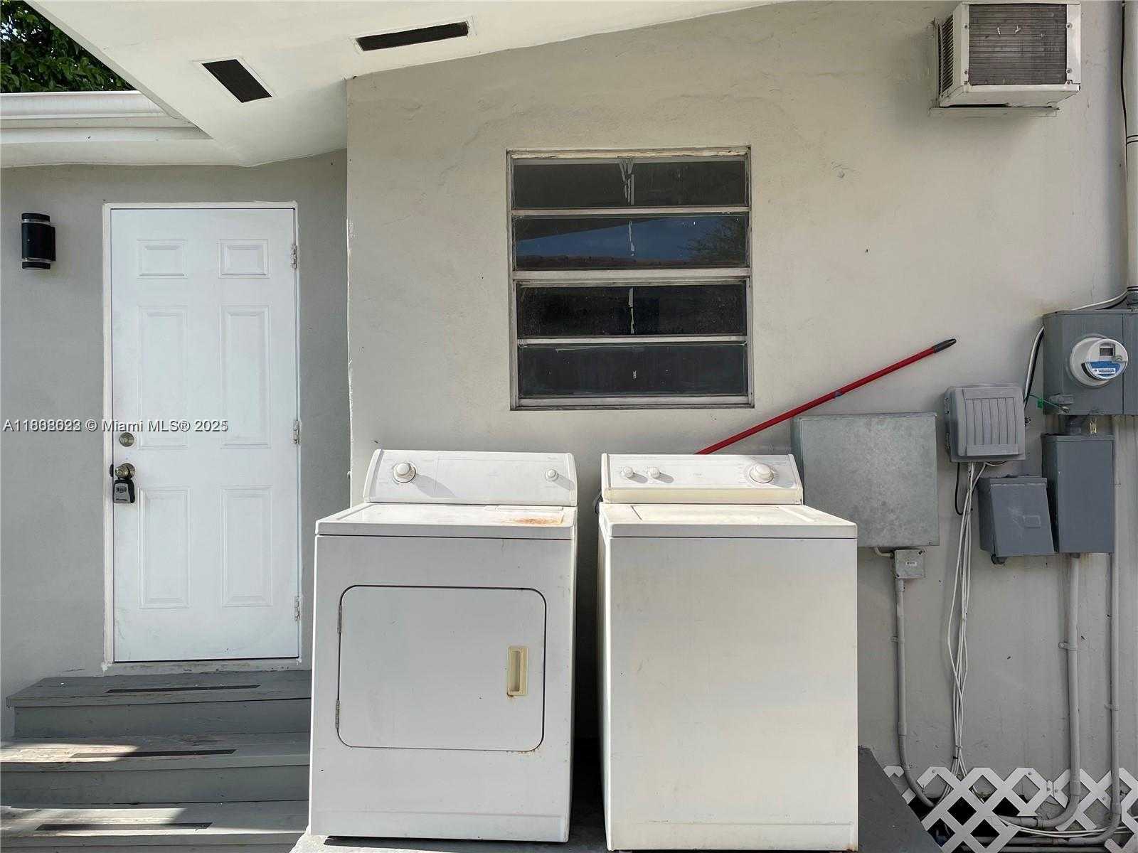 Small Image of 736 NORTH WEST 22ND CT #3, Miami Number 12