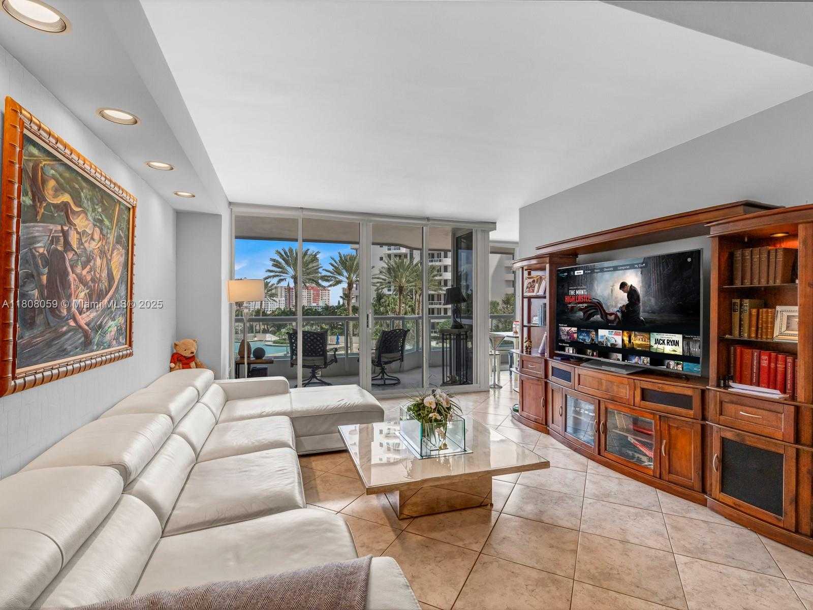 Small Image of 21205 YACHT CLUB DR #601, Aventura Number 11