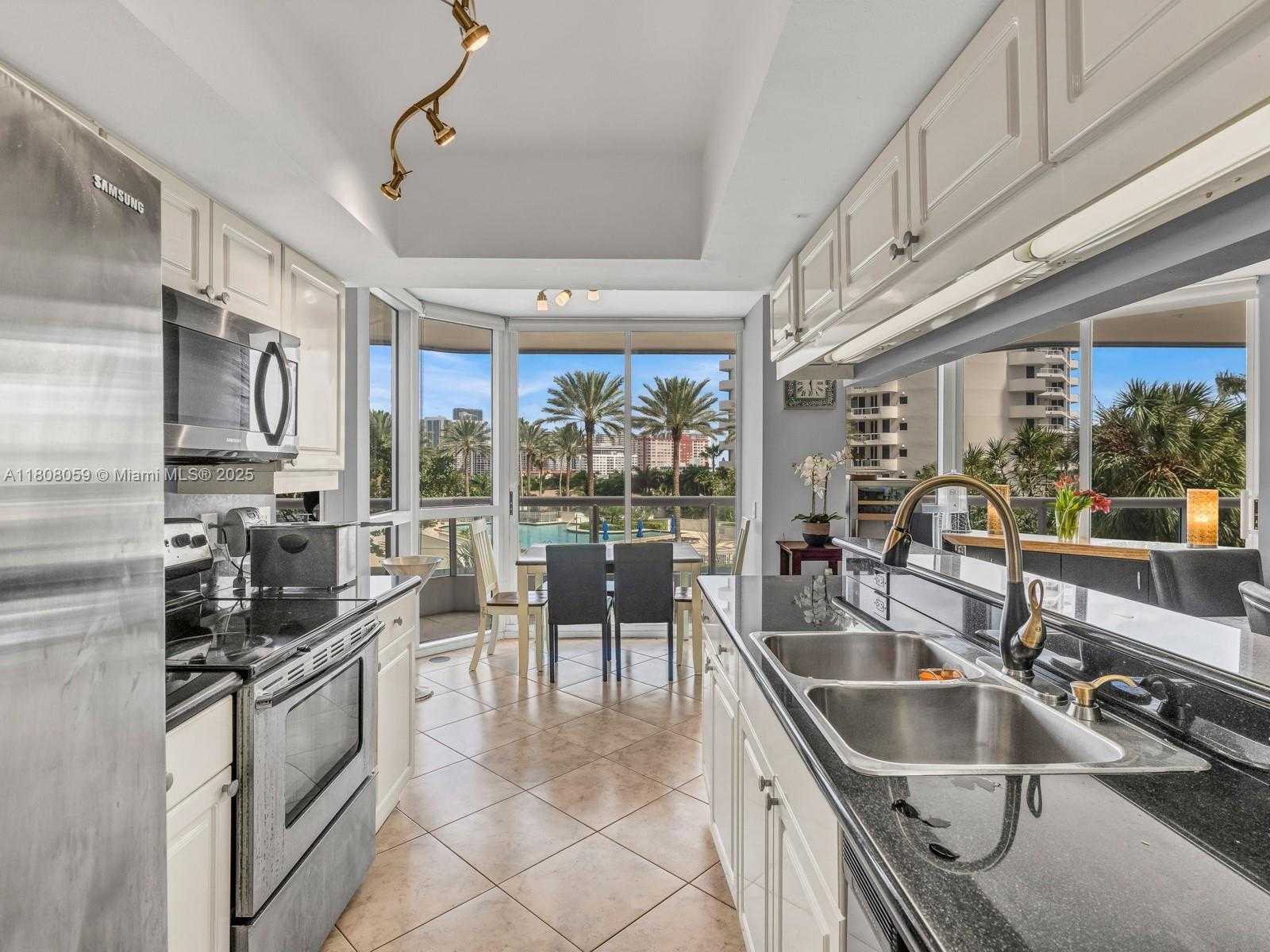 Small Image of 21205 YACHT CLUB DR #601, Aventura Number 16