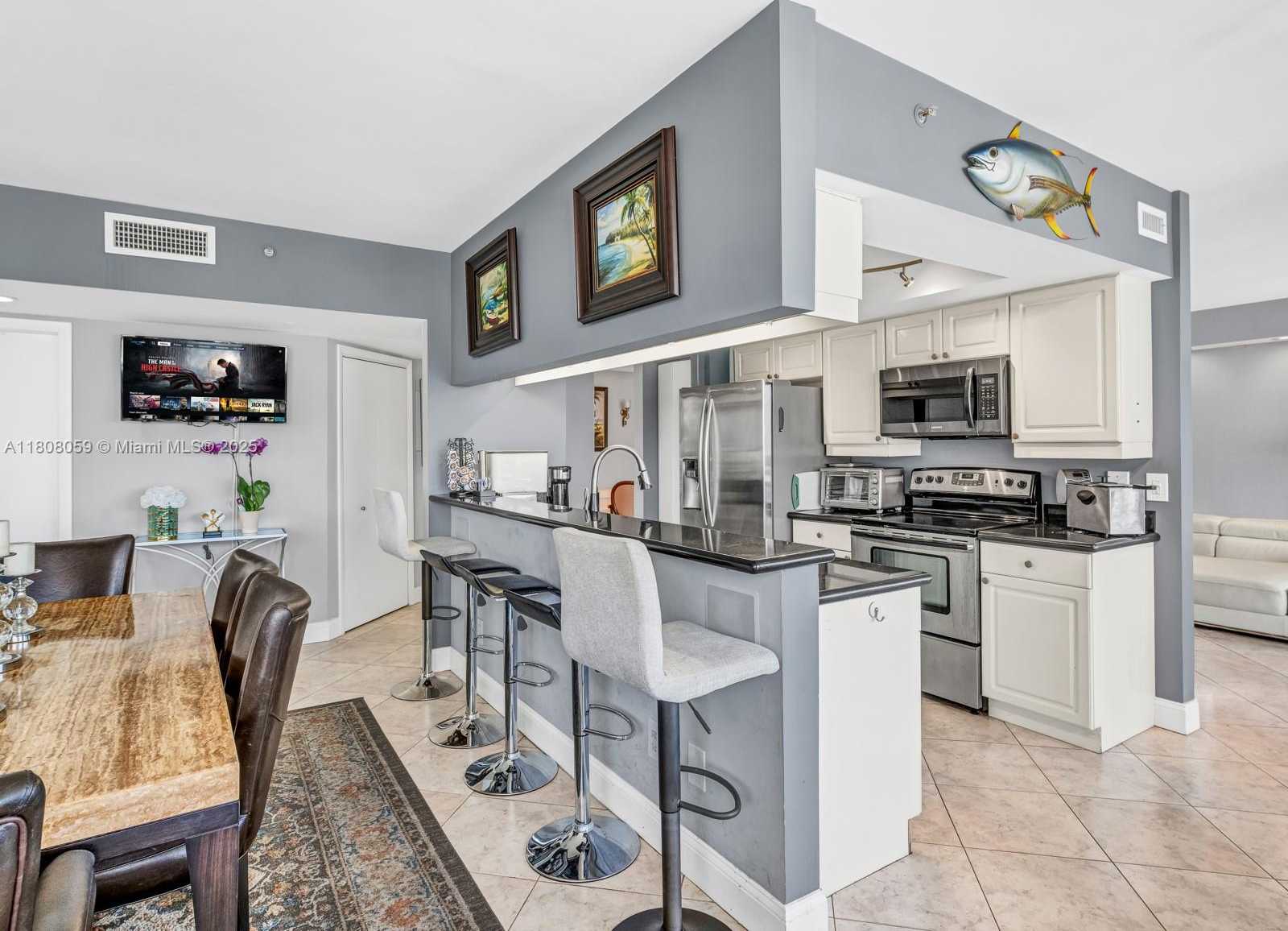 Small Image of 21205 YACHT CLUB DR #601, Aventura Number 20