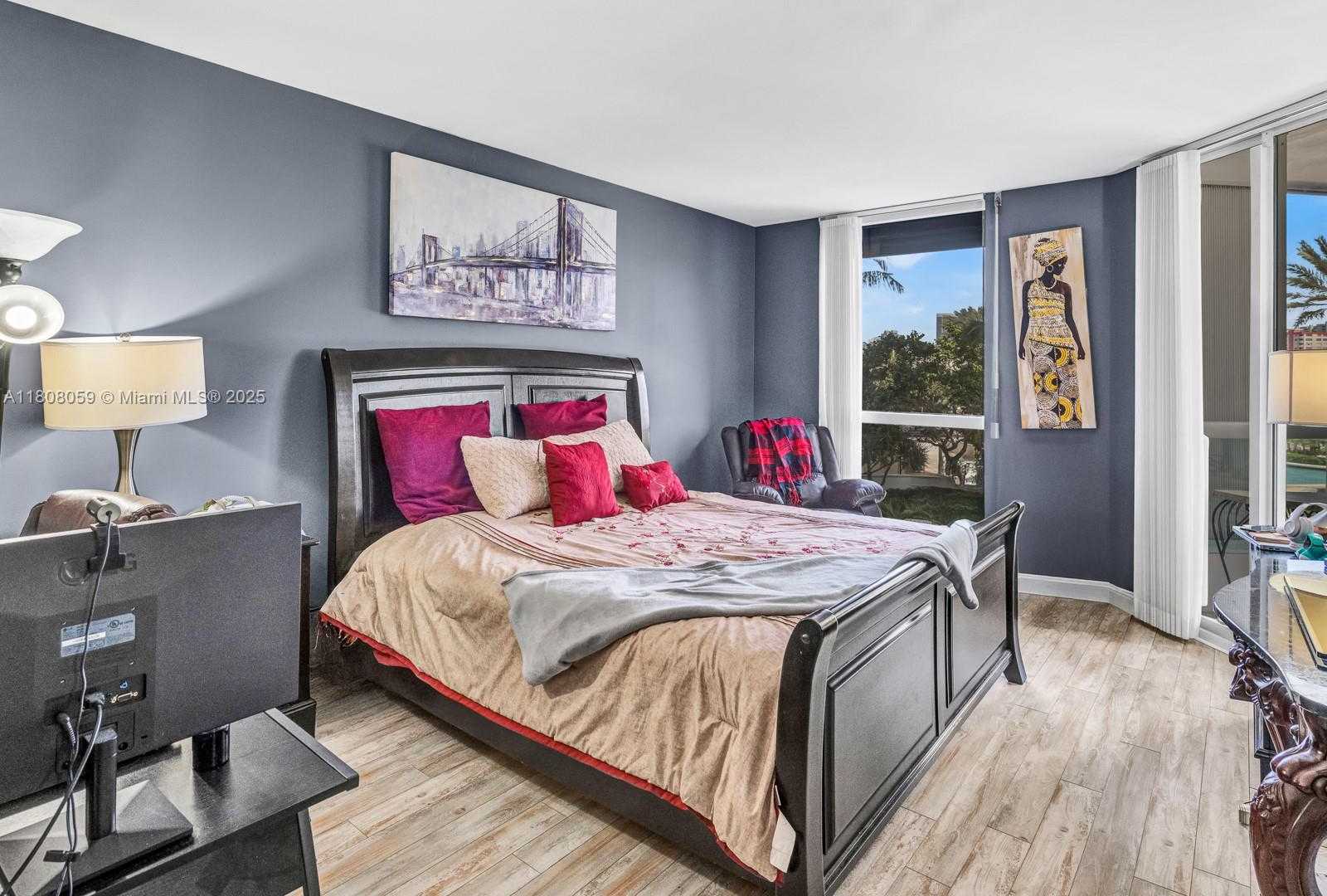 Small Image of 21205 YACHT CLUB DR #601, Aventura Number 26