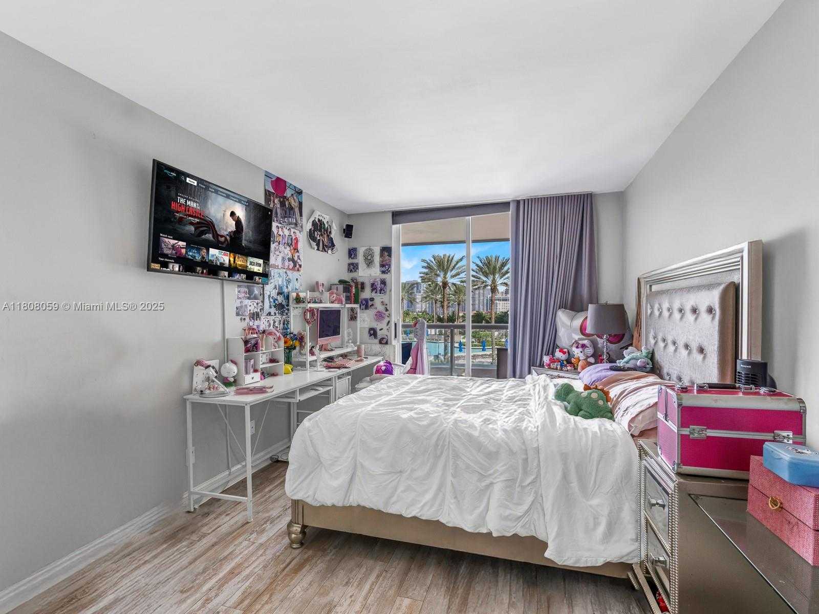 Small Image of 21205 YACHT CLUB DR #601, Aventura Number 31
