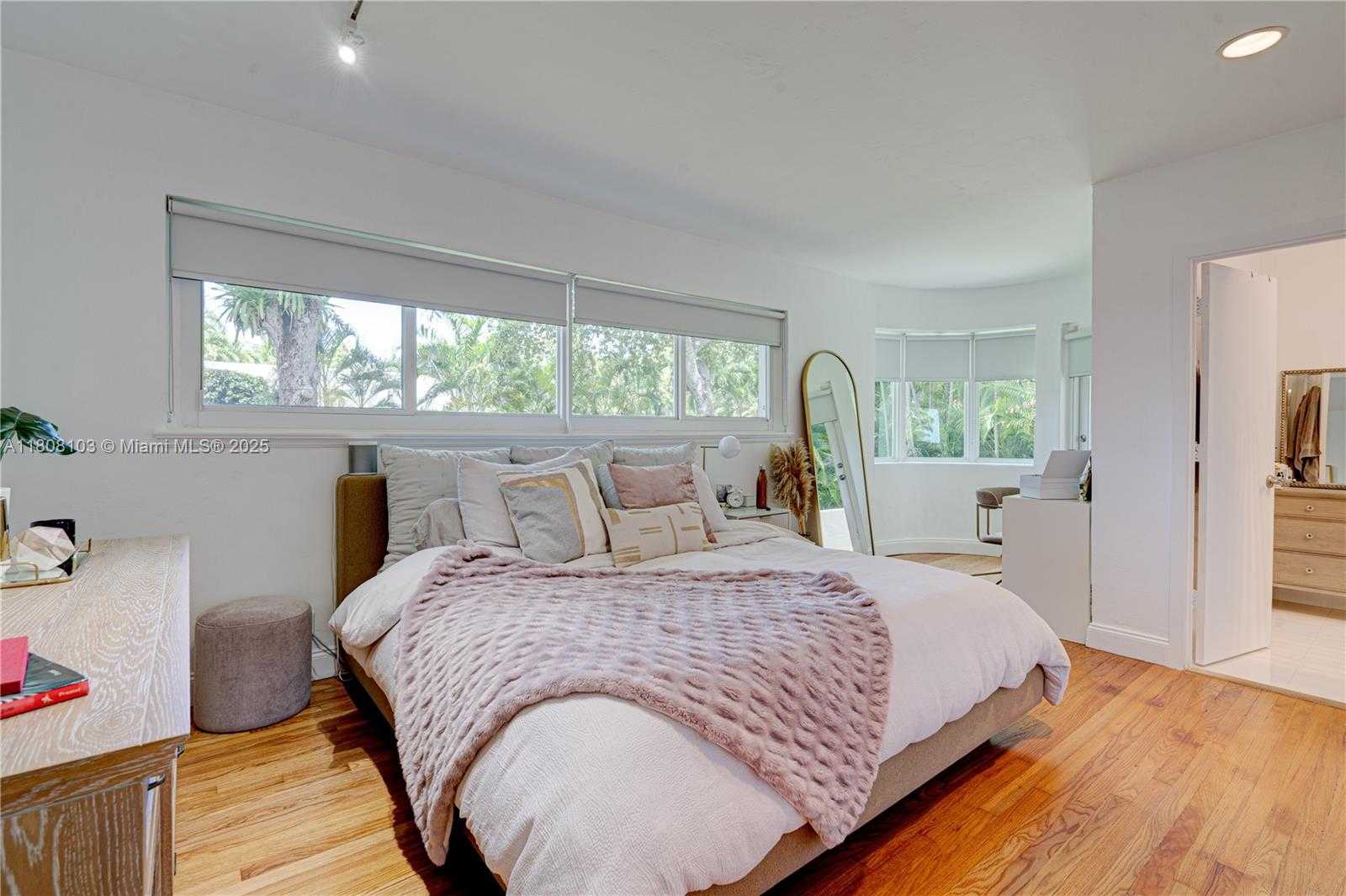Small Image of 228 SOUTH WEST 31ST RD, Miami Number 32