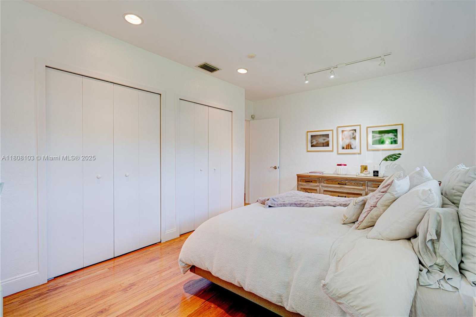Small Image of 228 SOUTH WEST 31ST RD, Miami Number 35