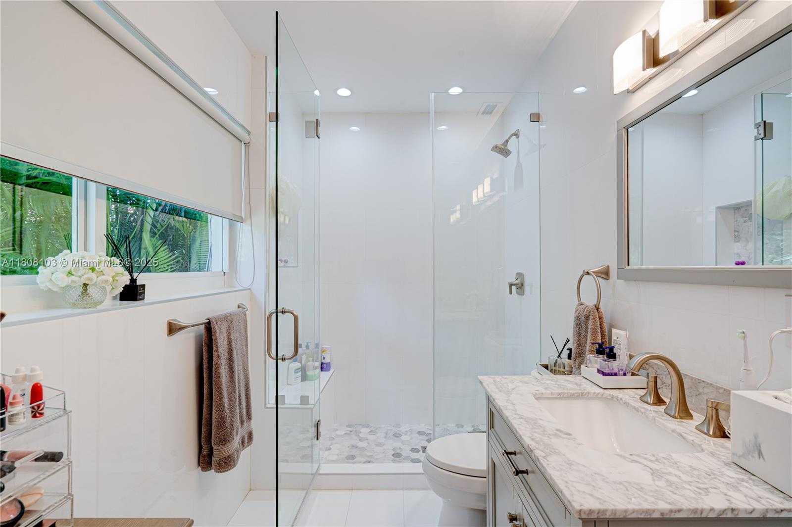 Small Image of 228 SOUTH WEST 31ST RD, Miami Number 37