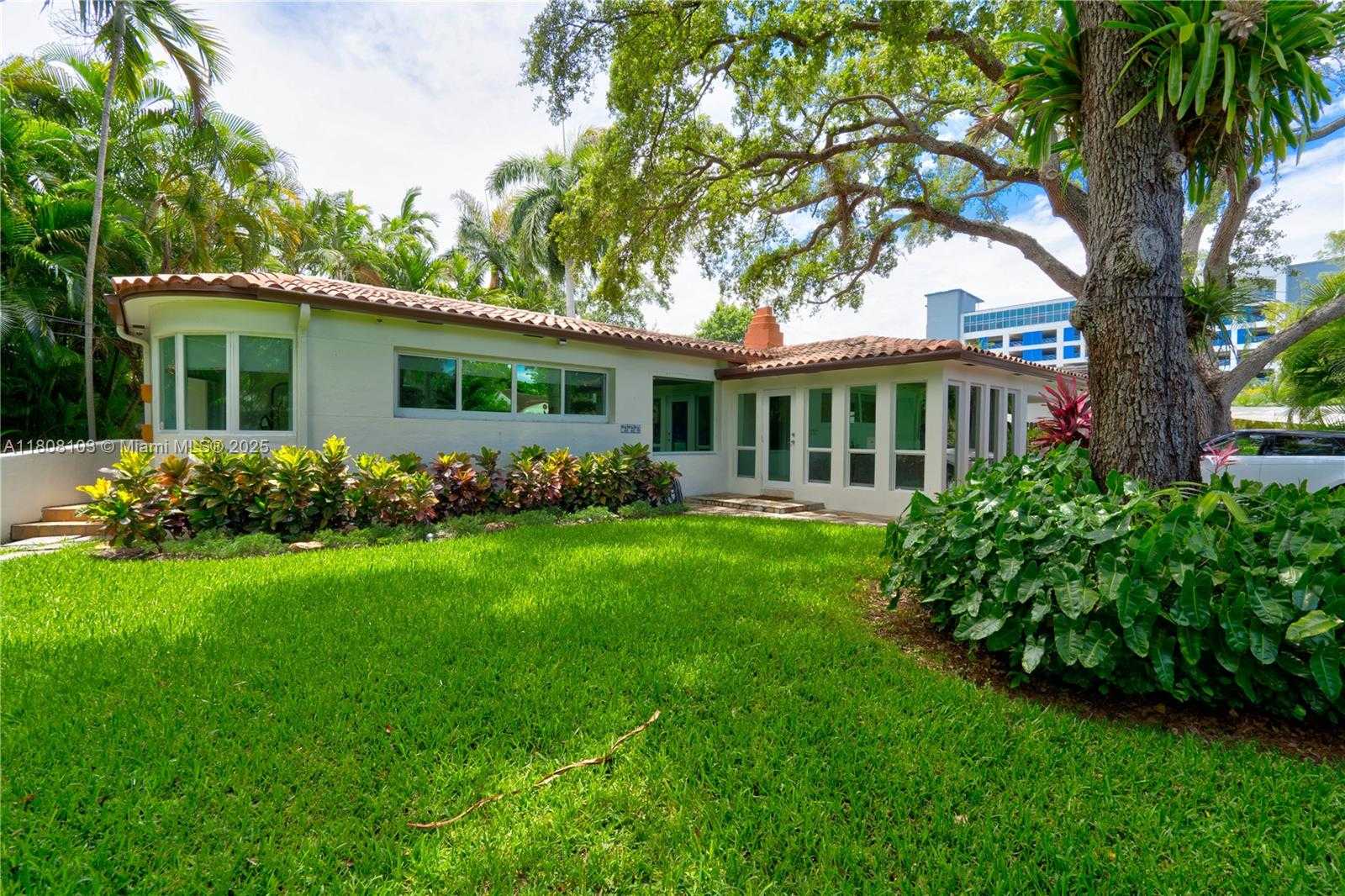 Small Image of 228 SOUTH WEST 31ST RD, Miami Number 4
