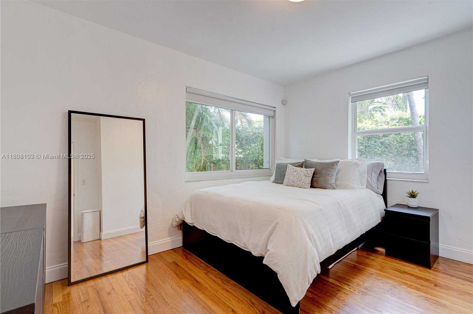 Small Image of 228 SOUTH WEST 31ST RD, Miami Number 40
