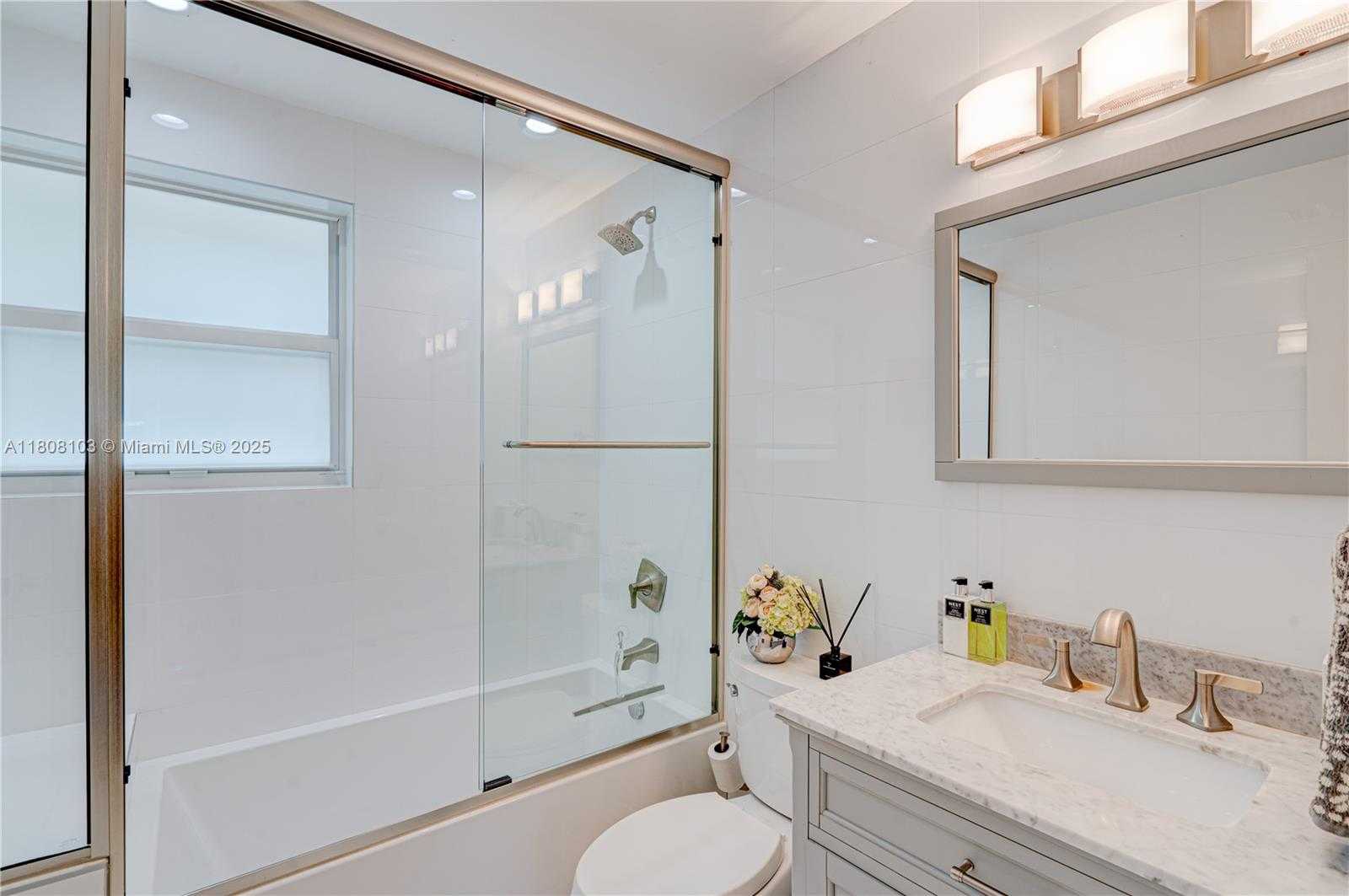 Small Image of 228 SOUTH WEST 31ST RD, Miami Number 42