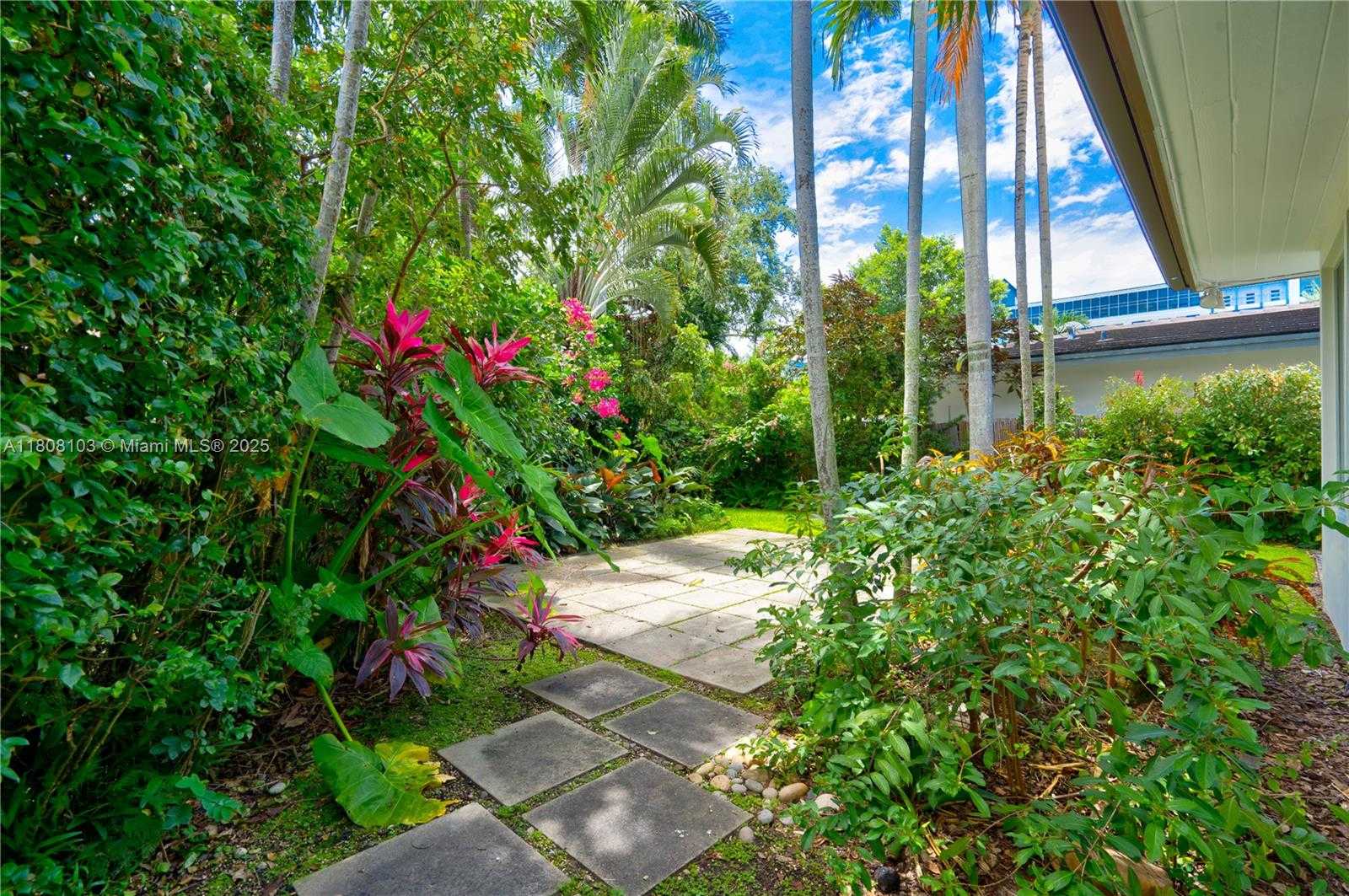 Small Image of 228 SOUTH WEST 31ST RD, Miami Number 43