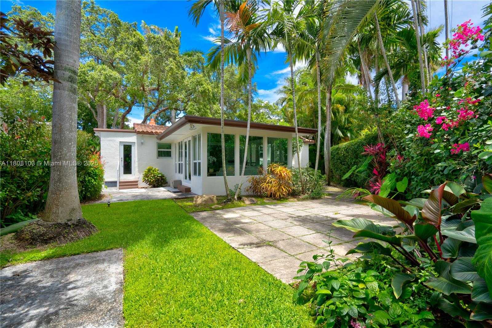 Small Image of 228 SOUTH WEST 31ST RD, Miami Number 44